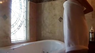 SweetMissPriss - Taking a Washroom!