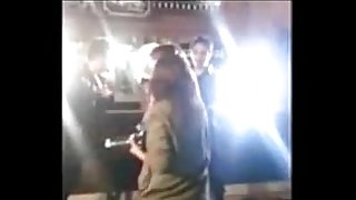 accidentally anushka sharma'_s boobs exposed during the shooting of bombay velvet