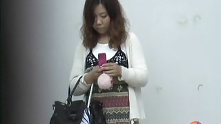 Public sharking vid featuring a brunette Japanese chick