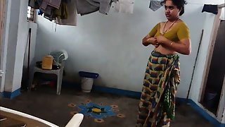 Desi with hairy armpit wears saree Corazon from 1fuckdatecom