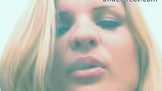 Vintage shoot showcasing Russian foot fetish toes nicely