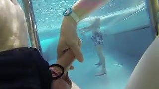 play under water
