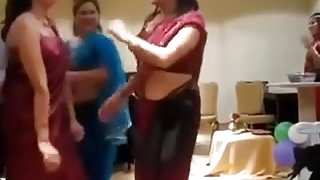 Sexy nepali aunty dancing in party