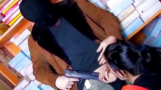 Black-haired hoe ris Dar likes having her slutty face fucked
