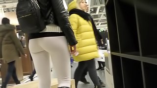 Jeny Smith and her tight pants camel toe  walks in a mall shaking her bubble but