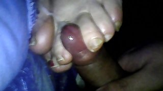 Casual amateur wife footjob toejob cum