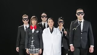 Asian slut in white kimono gangbanged and facialized