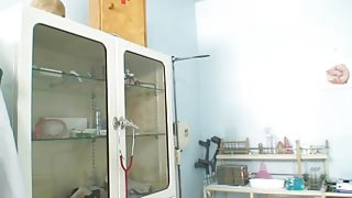 Mature Livie pussy examination by horny gyno doctor