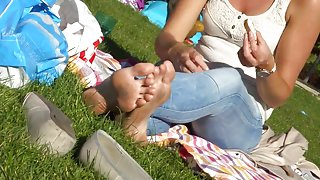 Candid Feet &amp; Dirty Soles at the Park