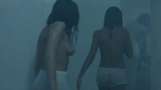 Lizzie Brocheré,Olympe Borval in Le Chant Des MariéEs (2008)