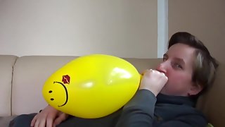 B2p 16 balloon - q16 smile and kiss