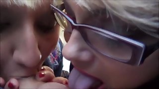 Ihr 1 Mal im Bang-Bus  Fick - Spermawalk