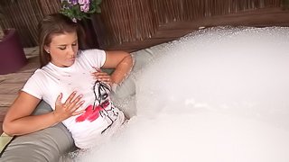 Chick in a hot tub attacked by a kinky pussy craving man