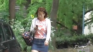 Going out with no panties made the skirt sharker more horny