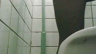 Busty ass bending over and taking a good nice pee