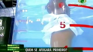 Bubble butt brunette makes upskirt magic on TV