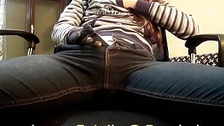 Step sister caught masturbating while watching porn dont tell daddy - Laura