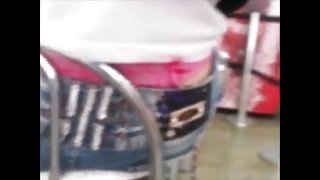 calcinha rosa a mostra