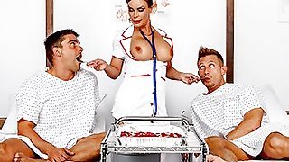Diamond Foxxx takes her little...